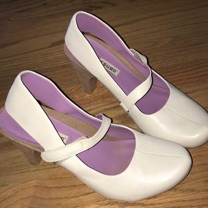 Tsubo Acrea Creme Pump Worn Once 9M